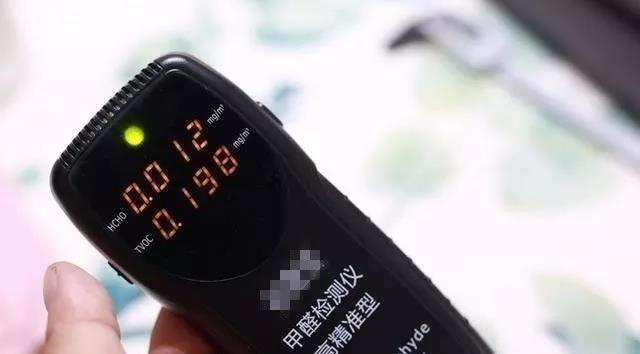 我買了一個甲醛檢測儀，吹口氣后發(fā)現(xiàn)原來我才是“地表最強”污染源！