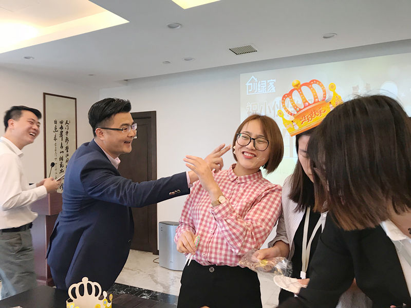 【4月生日會】業(yè)務很硬核，而我們只是甜美小公舉