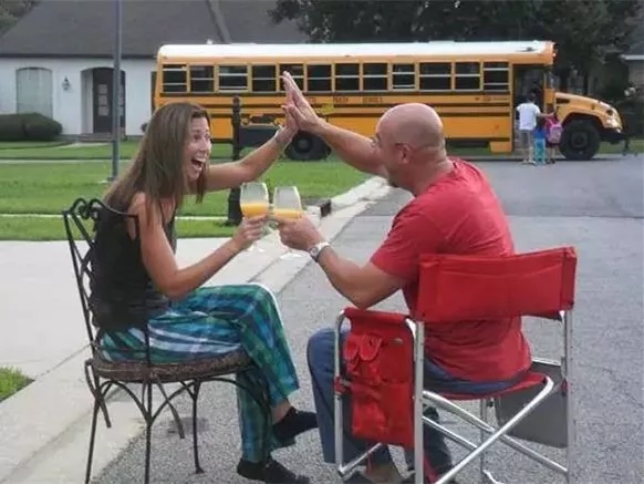 開(kāi)學(xué)倒計(jì)時(shí)，學(xué)校除甲醛讓熊孩子們?cè)獨(dú)鉂M滿迎接新學(xué)期！