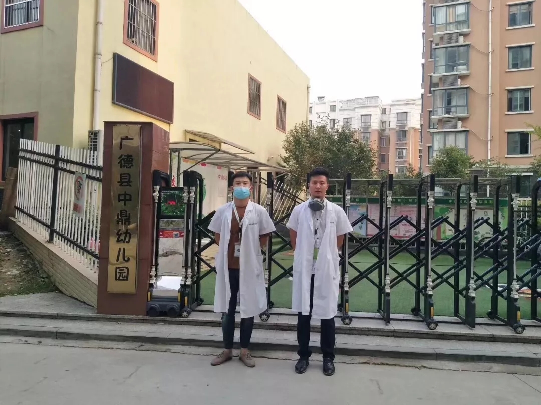 開(kāi)學(xué)倒計(jì)時(shí)，學(xué)校除甲醛讓熊孩子們?cè)獨(dú)鉂M滿迎接新學(xué)期！