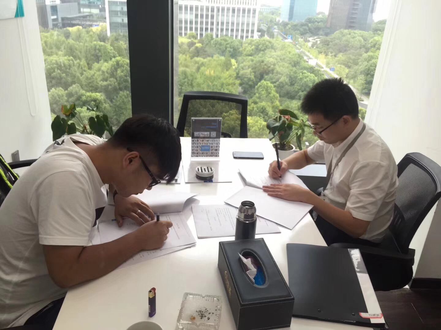 熱烈祝賀王總簽約創(chuàng)綠家福州市區(qū)級(jí)代理！