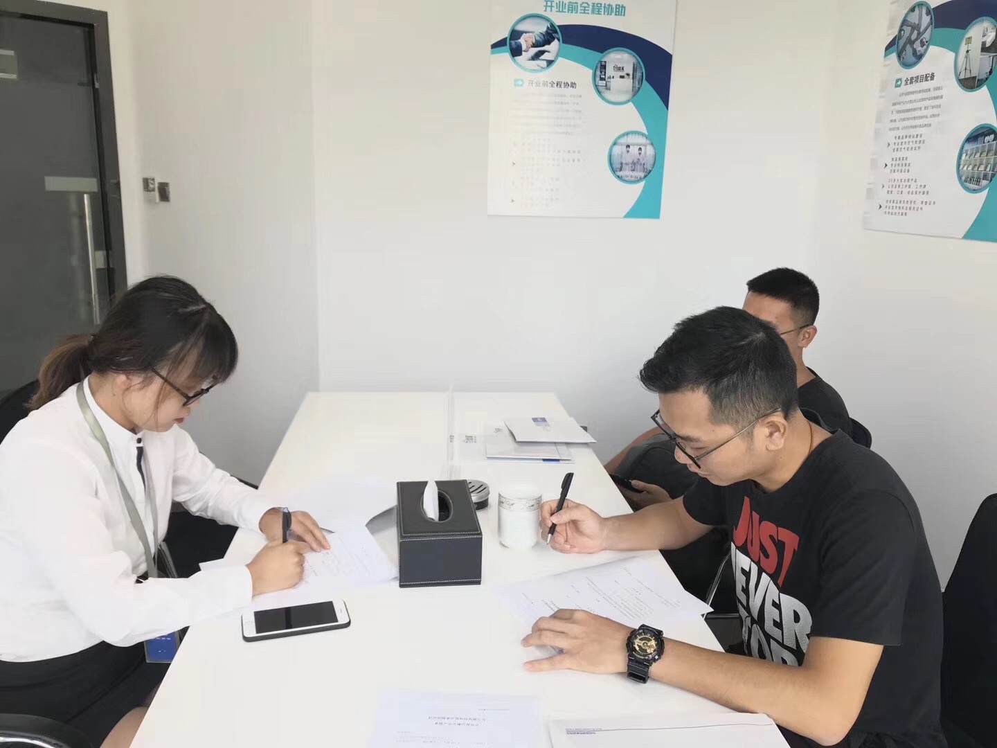 熱烈祝賀劉總簽約創(chuàng)綠家廈門市區(qū)級代理！