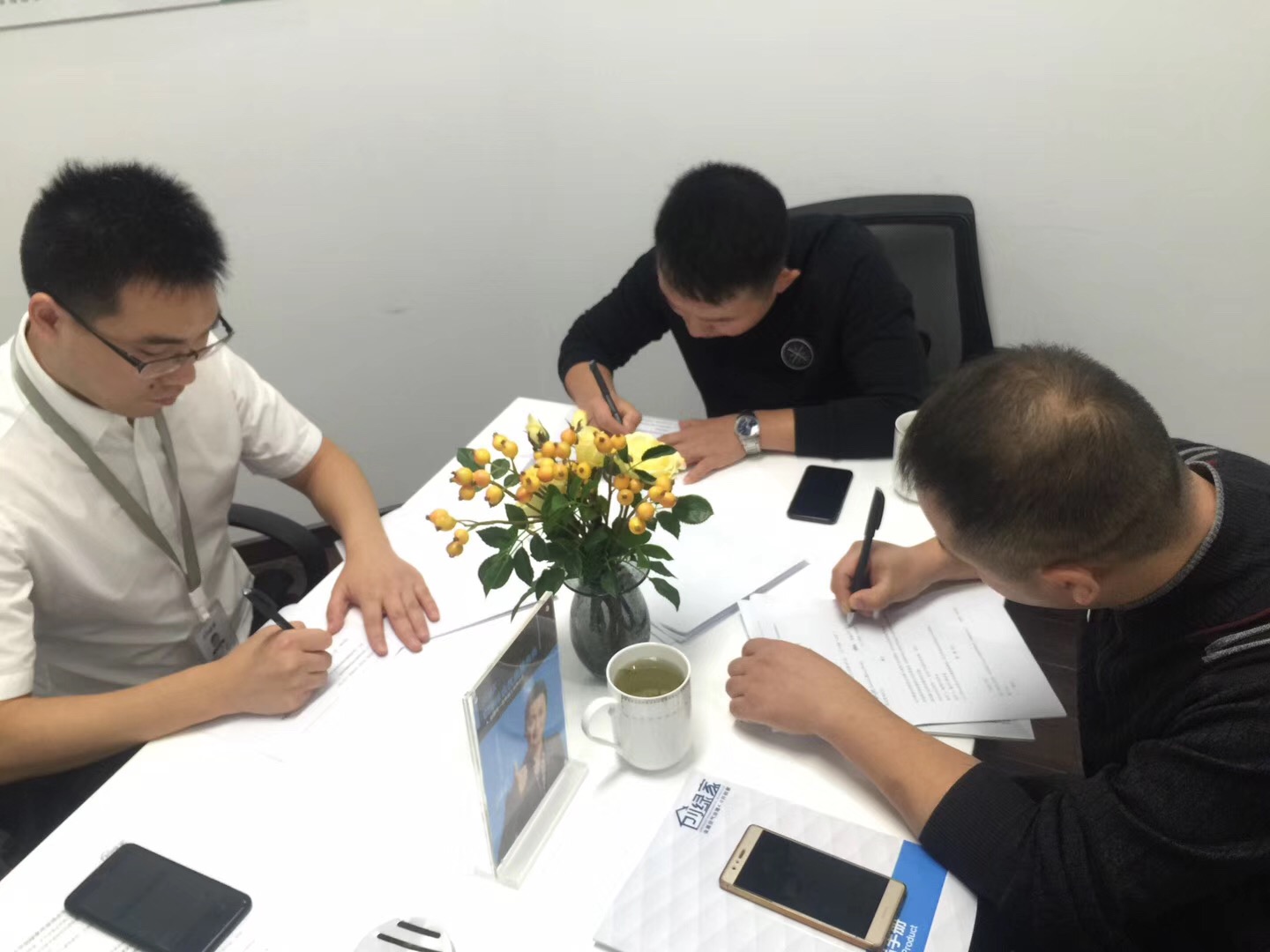 熱烈祝賀張總、程總兄弟簽約創(chuàng)綠家南京市區(qū)級代理！