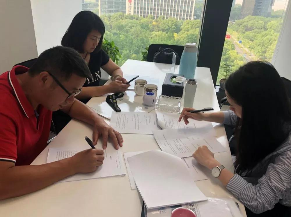 熱烈祝賀范總夫婦簽約創(chuàng)綠家湖北省荊州市區(qū)級(jí)代理！