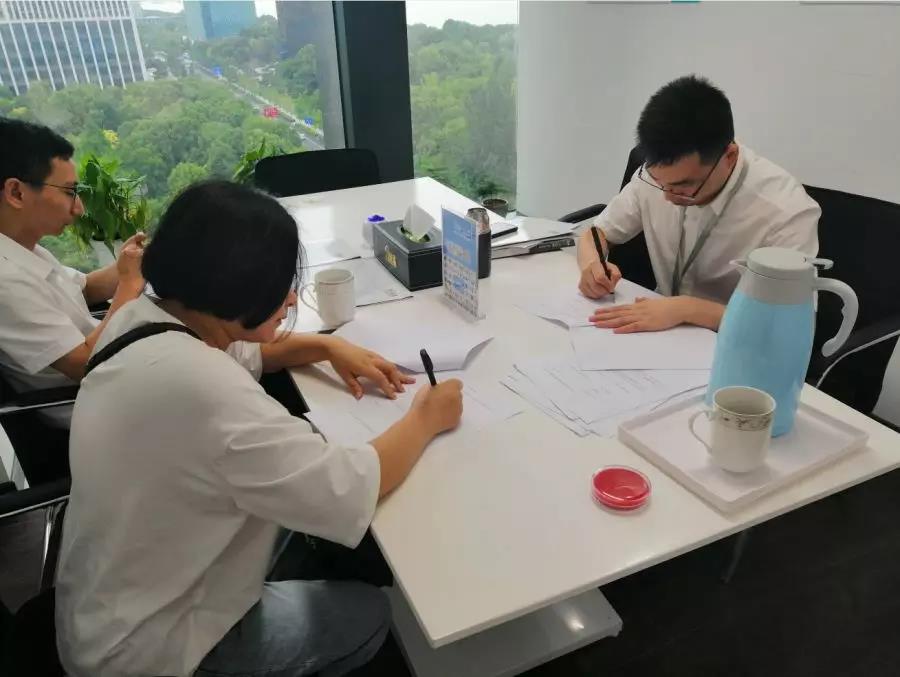 熱烈祝賀朱總、劉總簽約創(chuàng)綠家江蘇省蘇州市吳江區(qū)區(qū)級代理！