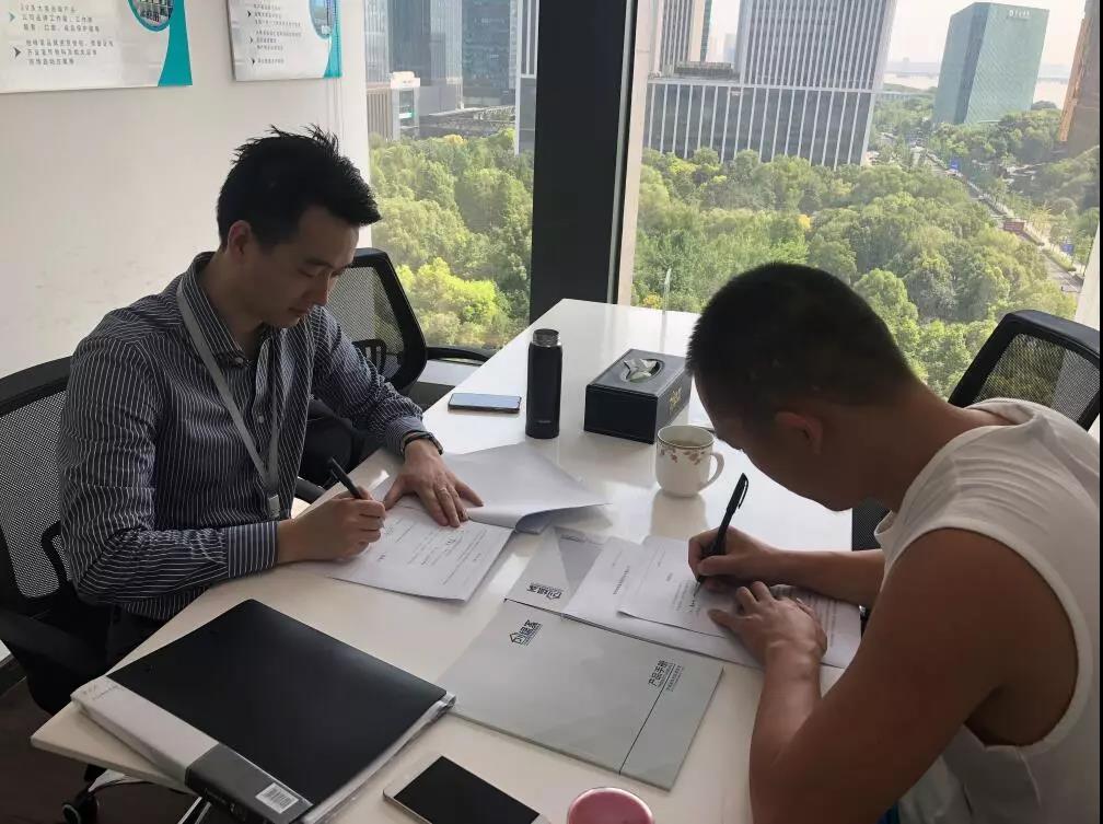 熱烈祝賀徐總簽約創(chuàng)綠家浙江省衢州市縣級代理！