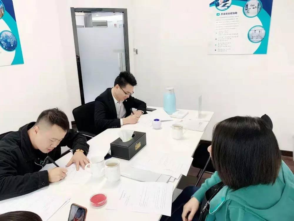 熱烈祝賀張總簽約創(chuàng)綠家貴州省六盤水市縣級代理！