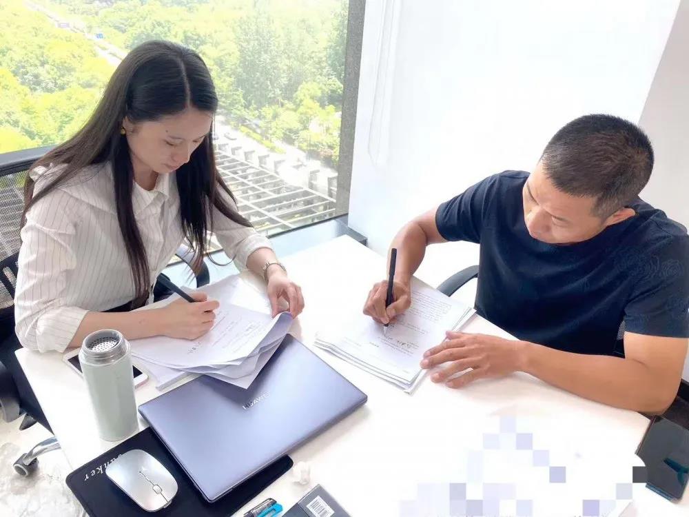 熱烈祝賀張總簽約創(chuàng)綠家湖北省咸寧市縣級(jí)代理！